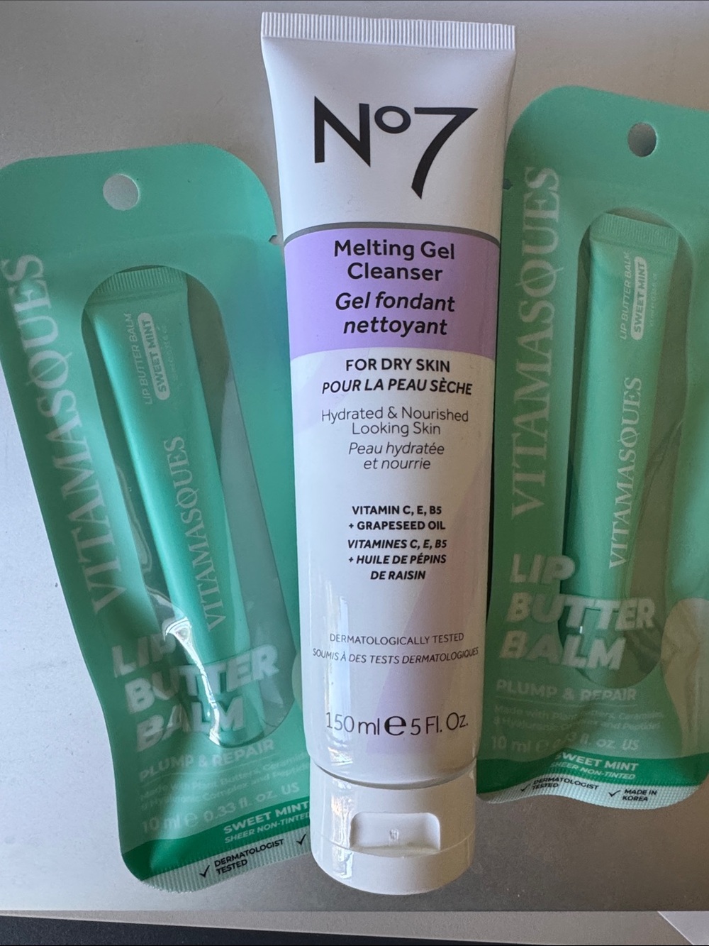 No7 Melting Gel Cleanser for Dry Skin - & 2️⃣ Vitamasoues Lippy in mint
